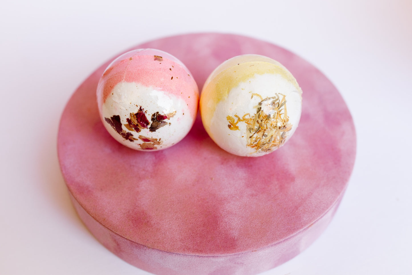 Relax & Care Spa Gift Box – Bath Salt, Hand Cream & Candle