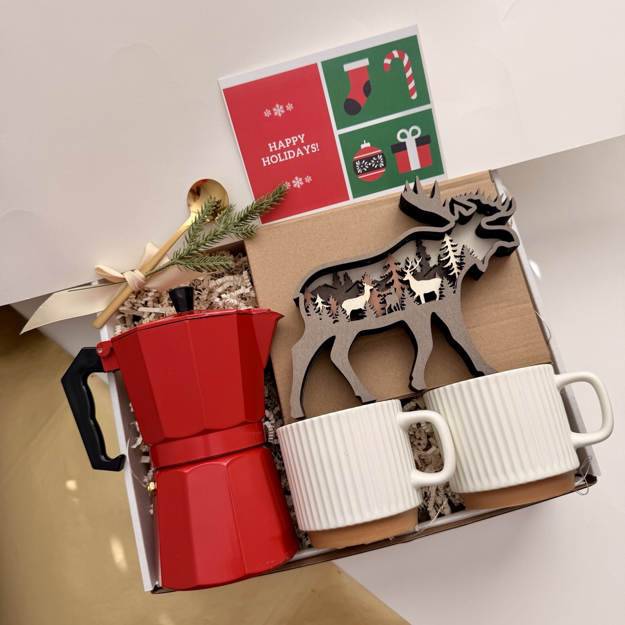 Holiday Coffee Gift Box with Coffee Maker, 2 Mugs & LED Elk/Bear