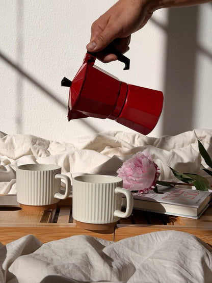 Holiday Coffee Gift Box with Coffee Maker, 2 Mugs & LED Elk/Bear